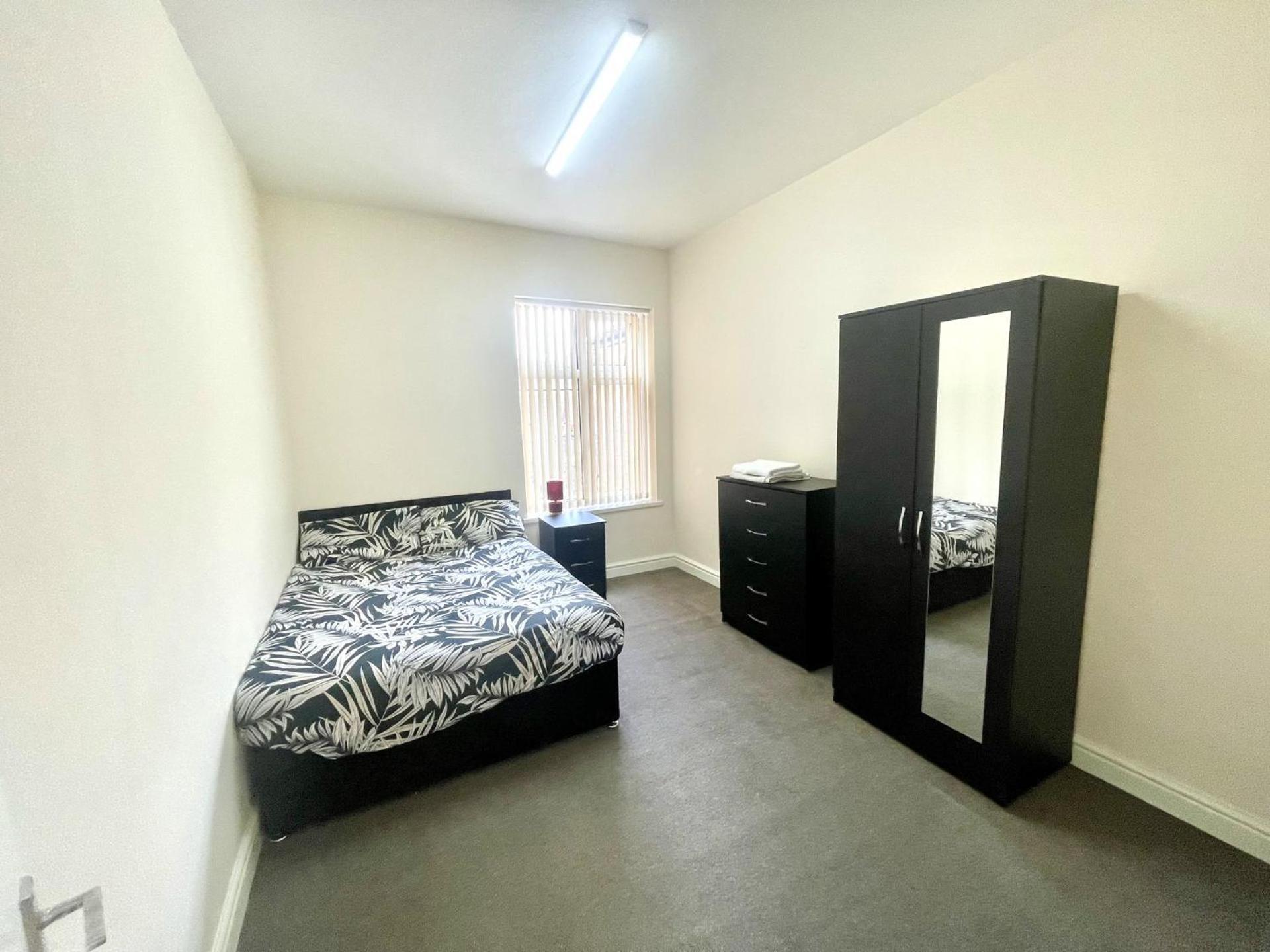 2-Bed Apartment - Sleeps 4 - Street Parking - Wifi Manchester Exterior photo